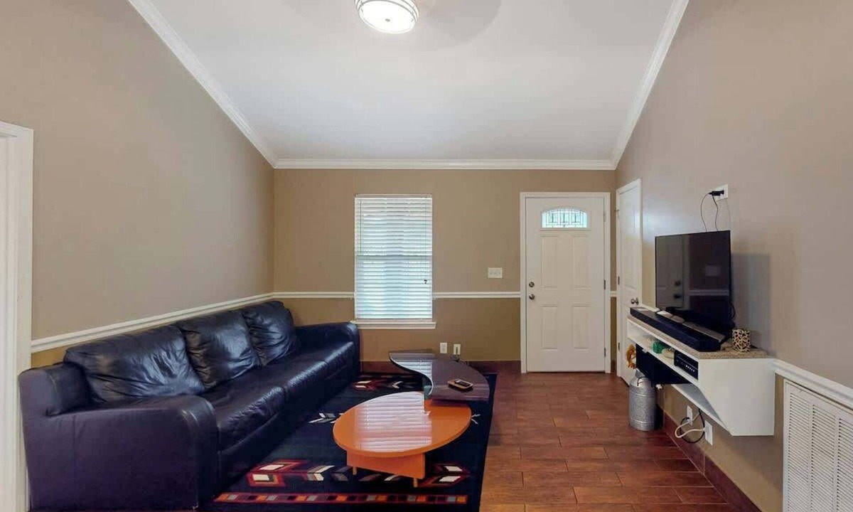 Madison House | Pet & Family Friendly 3 Bed Home Near Nashville Attractions