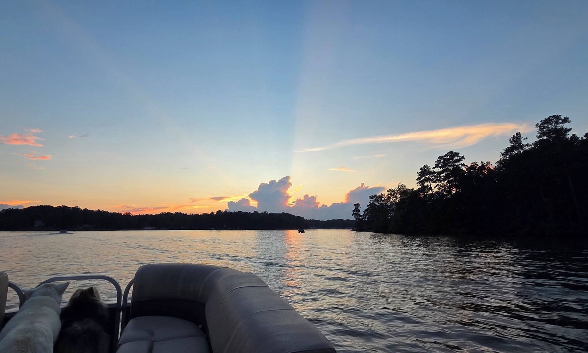 Covington House | Pet-Friendly Lakefront Bungalow on Jackson Lake - Sleeps 6