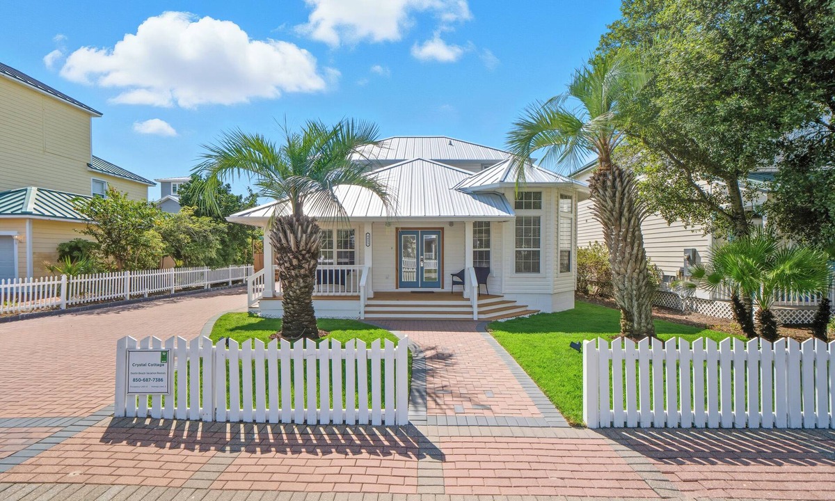 Crystal Shores House | Pet-Friendly | Steps to Beach | Pool