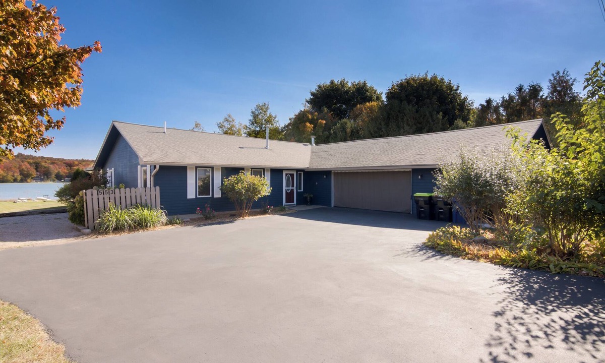 Lake Leelanau House | Pet friendly, waterfront, home on Lake Leelanau. Pontoon available for rent