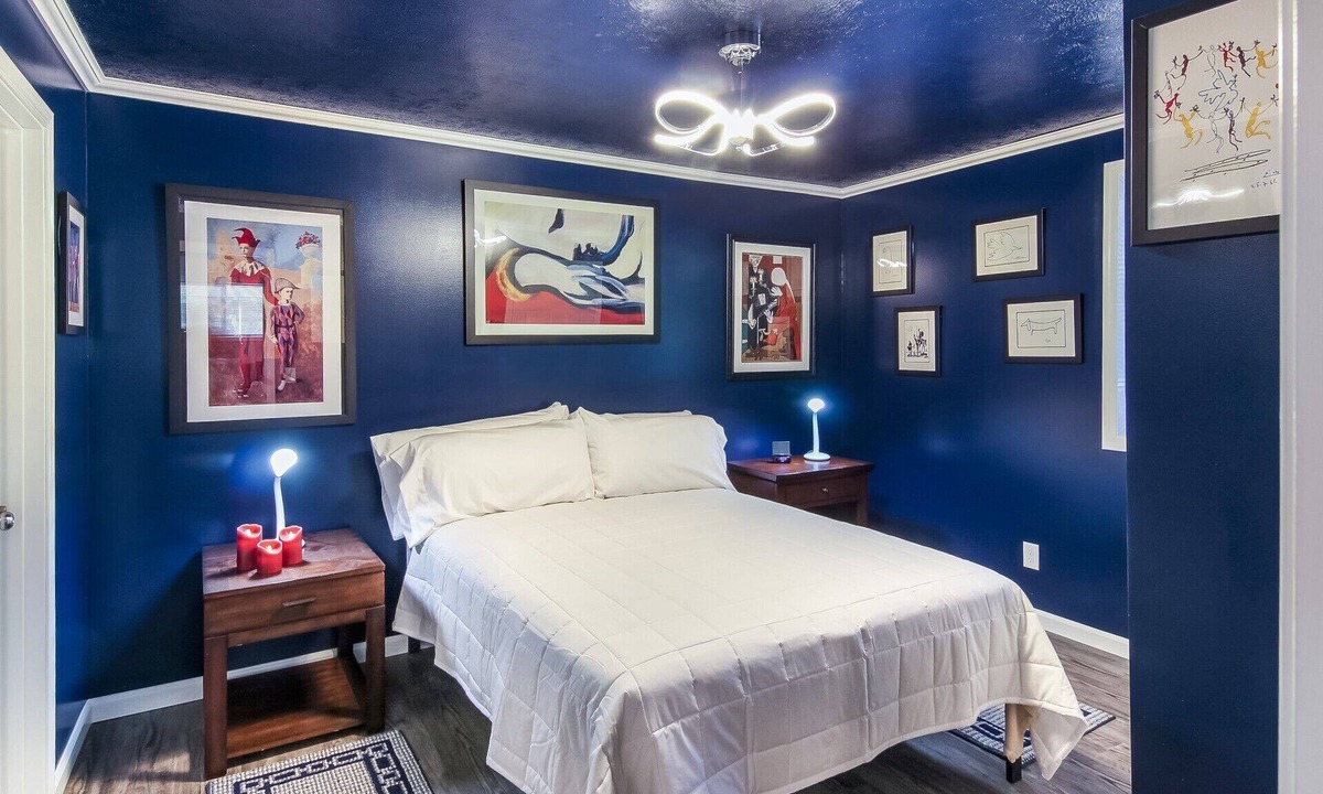 Interlochen Condo | Picasso Place Sleeps 4 Fully Stocked Kitchen, Unique Art, Traverse City, WI-FI
