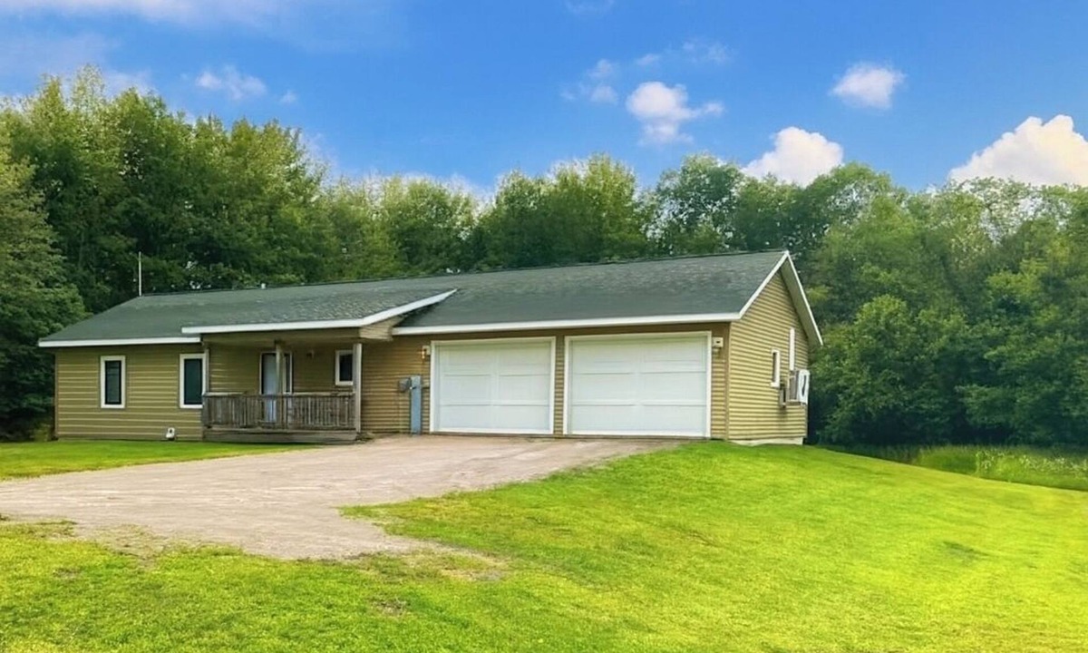 Shingleton Cottage | Pictured Rocks Cabin - Wooded + Fire Pit