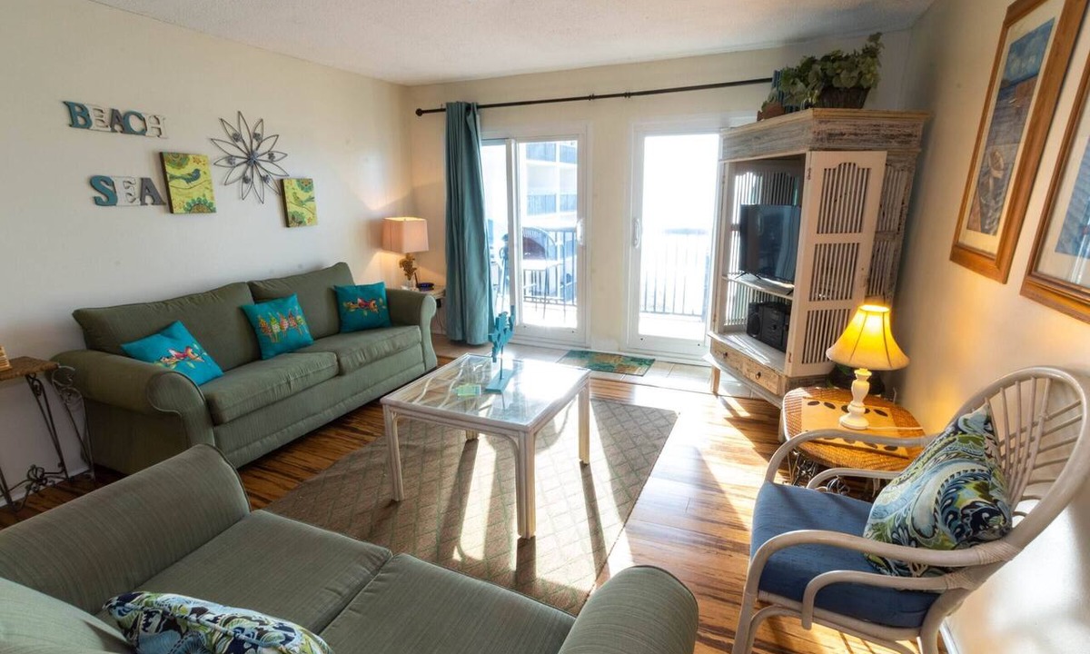 Sunnyside Condo | Pinnacle Port B2607 Spectacular Sun rises/Sunsets Look Last Minute Savings
