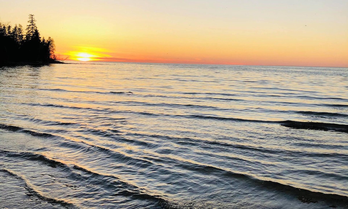 Carp Lake House | Private and secluded lakefront 15 minutes from Mackinaw City - Carp Lake