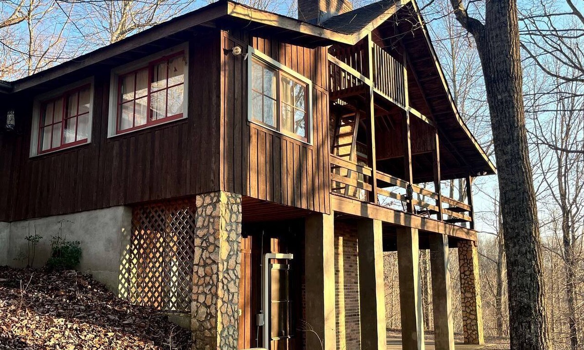 Franklin Cabin | Private Cabin with Jacuzzi Great for a Group Getaway in Tennessee