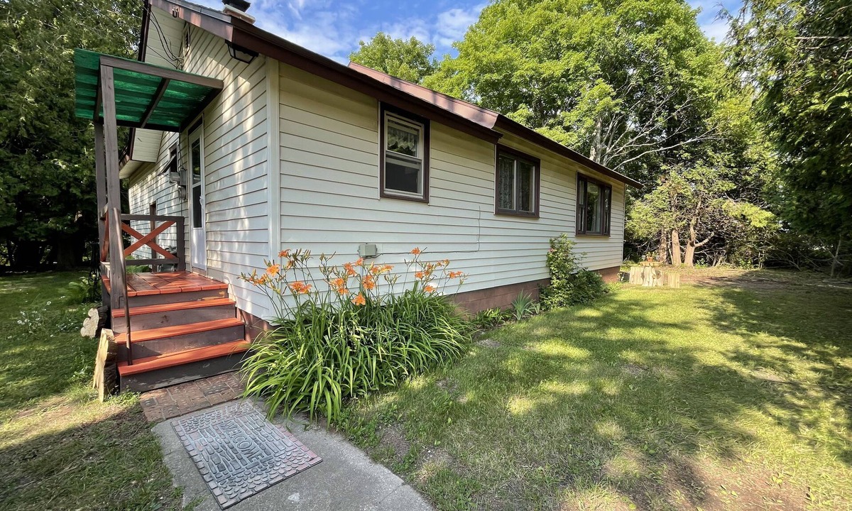 Rumely House | Private Cedar Retreat Secluded Yard Near Pictured Rocks & Munising