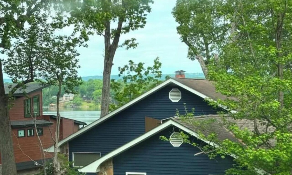 Harrison House | Private Dock and prime location family friendly Tennessee River get away