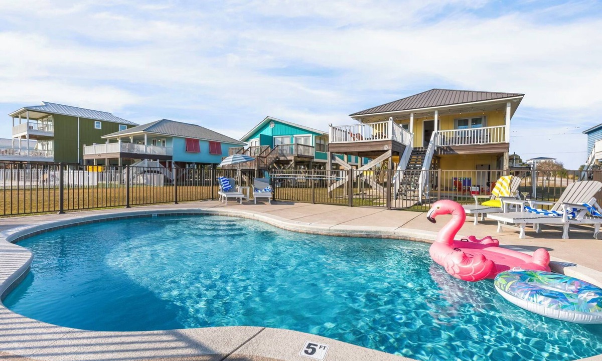 Gulf Shores House | Private Heated Pool- Walk2Beach/Restaurants-DogsOK