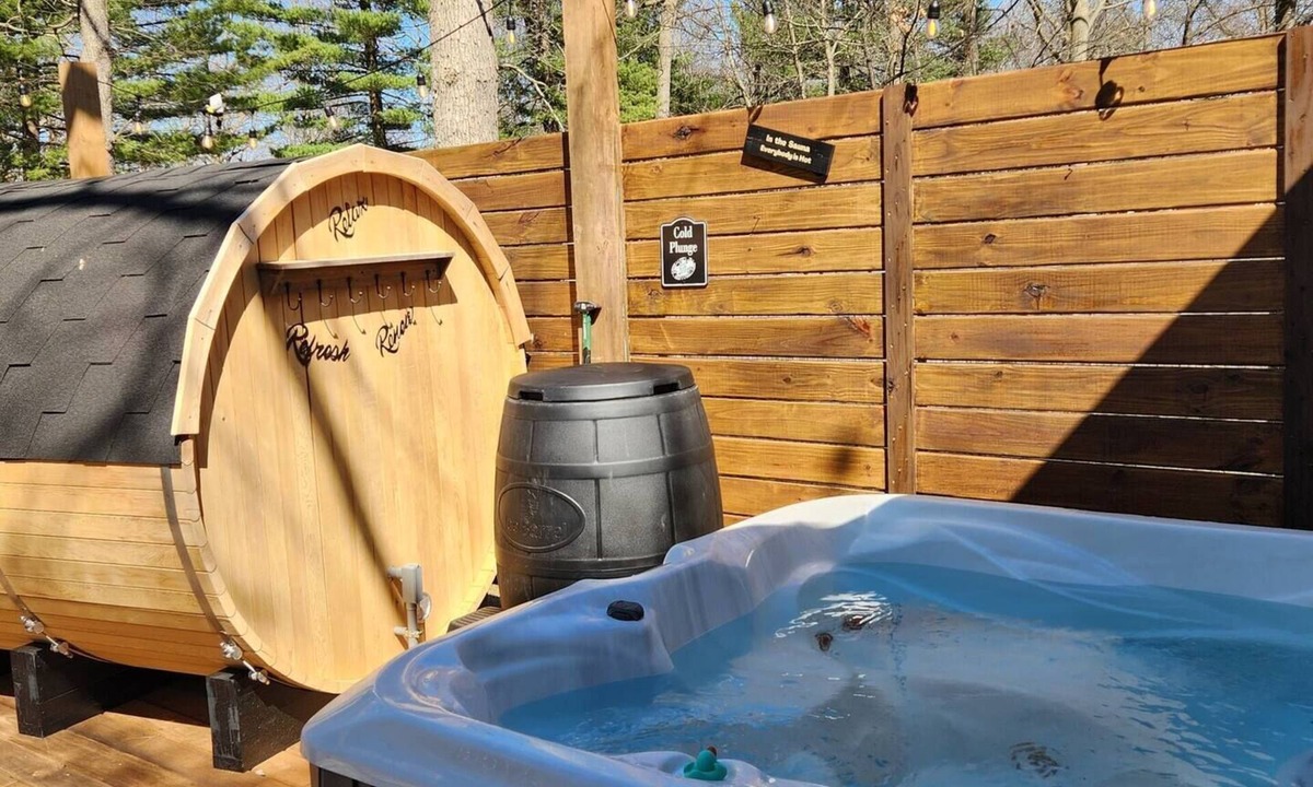 Traverse City House | Private Spa Bungalow w/Hot Tub, Sauna & Cold Plunge | TC