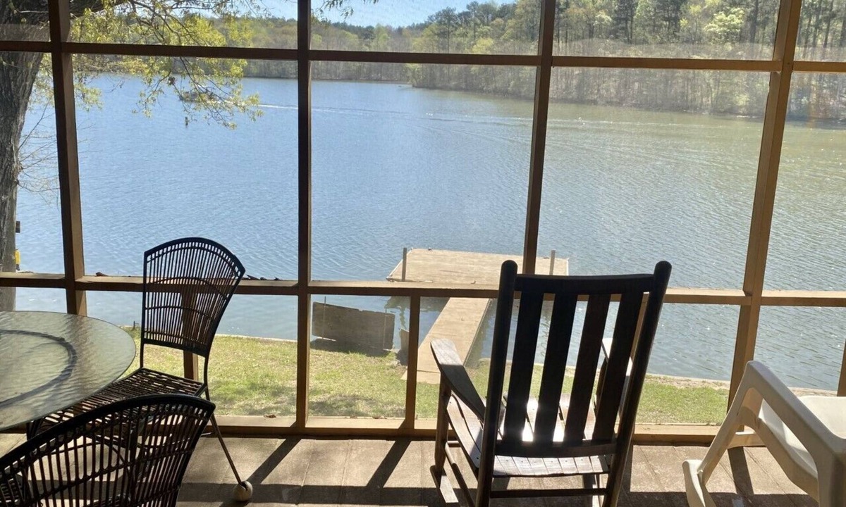 Alexander City House | Quiet Getaway cozy cabin directly on Lake Martin