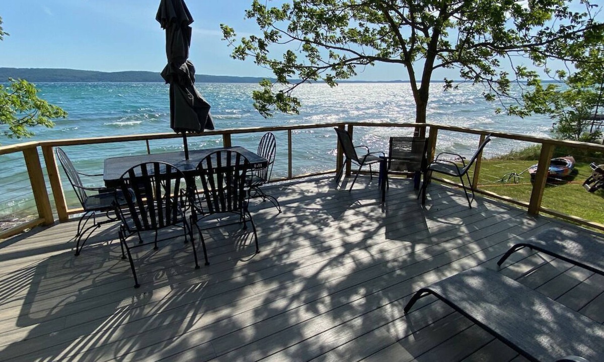 Lake Township Cottage | Relax and play in the blue waters of Crystal Lake