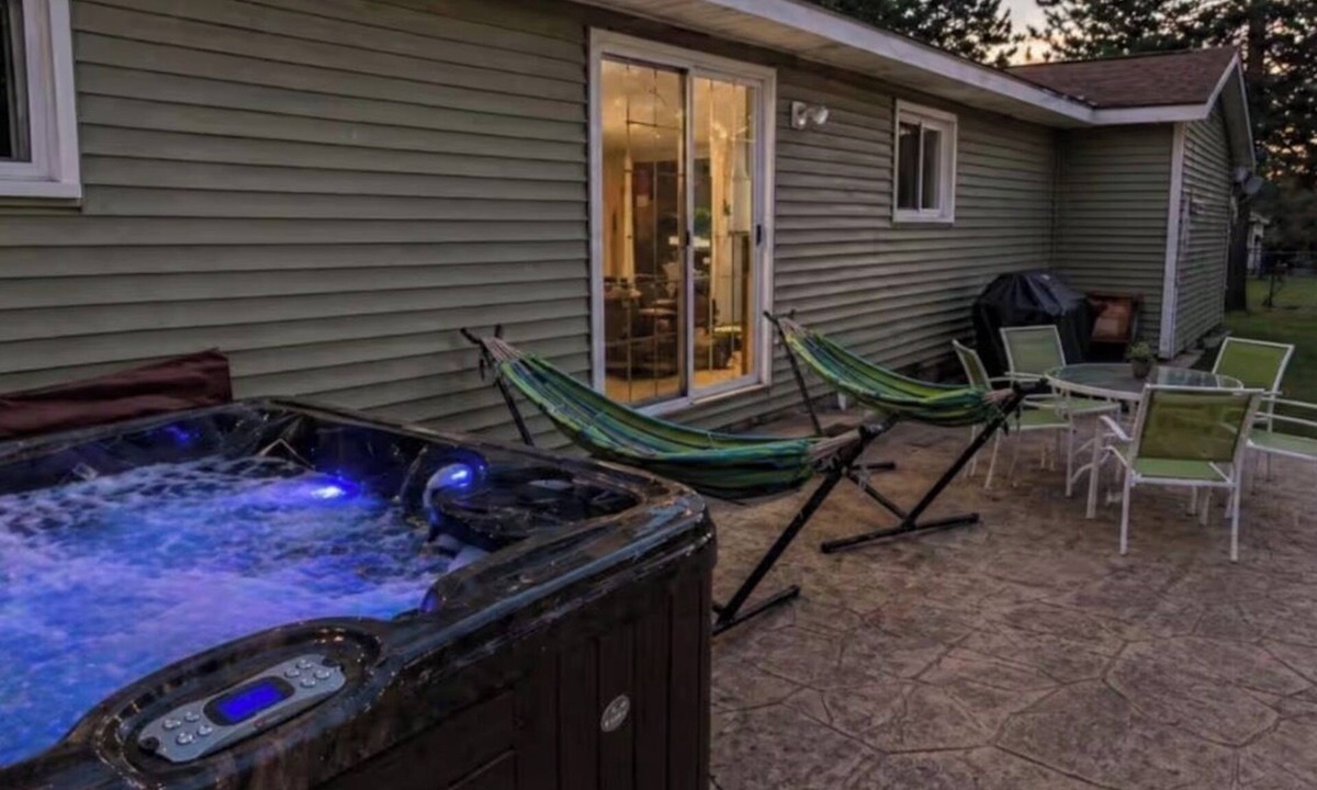 Mount Pleasant House | Relax near CMU and Casino with hot tub and fireplace