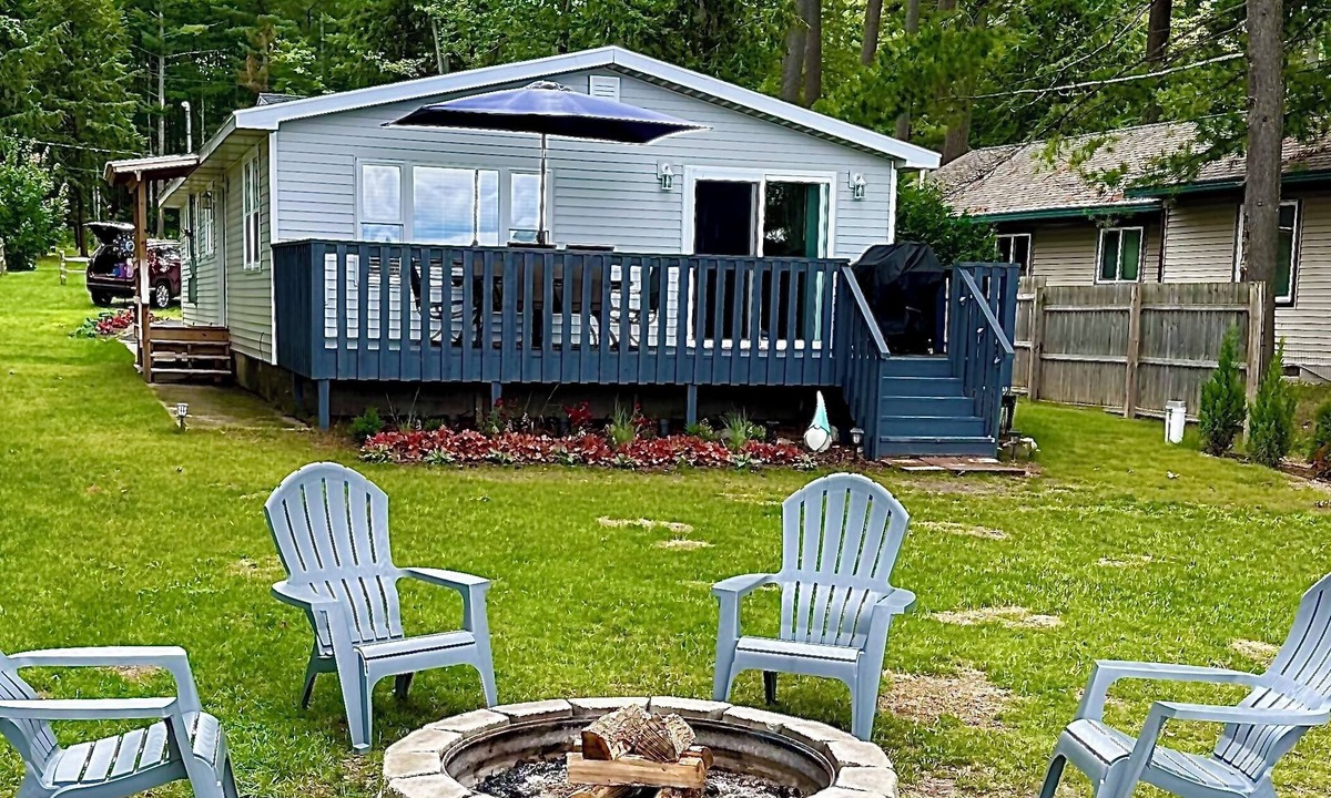 Gaylord House | Relaxing Lakefront Retreat on Otsego Lk in Gaylord