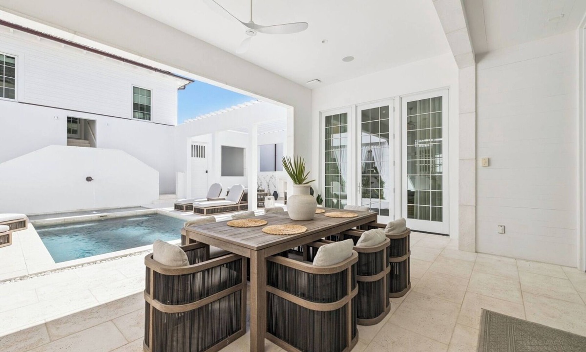Seacrest Villa | Restful Villa w/Coastal Balcony – Enjoy Inlet Beach’s Best Attractions!