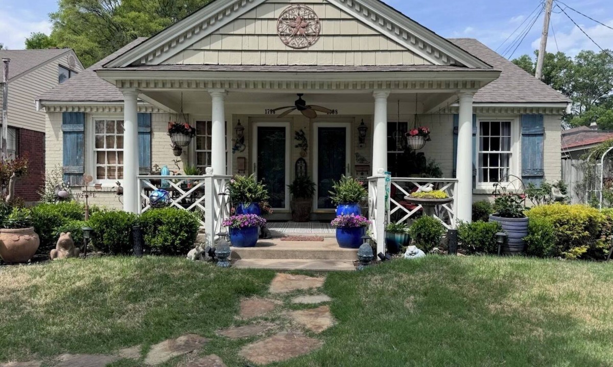 Central Gardens Cottage | ROBYN’S NEST🪺 🪺 2 bedroom in the heart of beautiful historic Central Gardens.