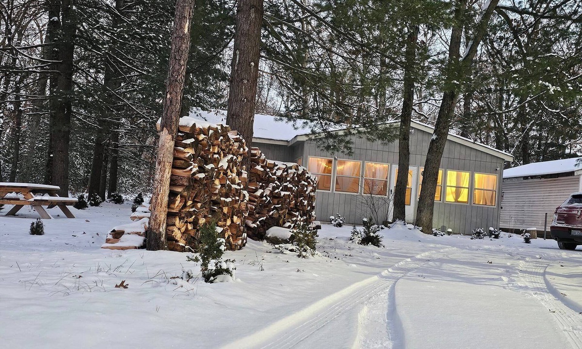 Baldwin Cottage | Romantic woodland cottage vacation rental in Baldwin. Pet friendly!