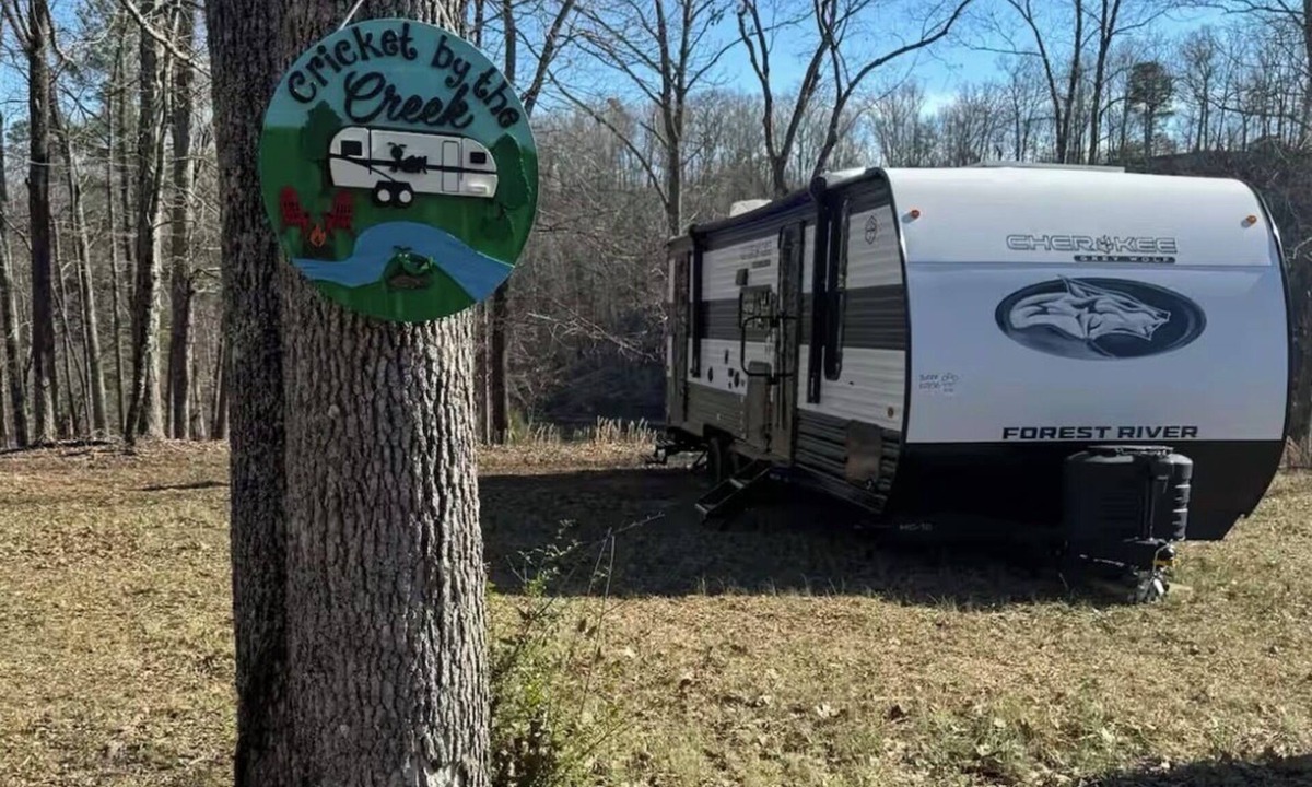 Cullman House | RV on Smith Lake 2-bedroom recreational vehicle in delightful Cullman.