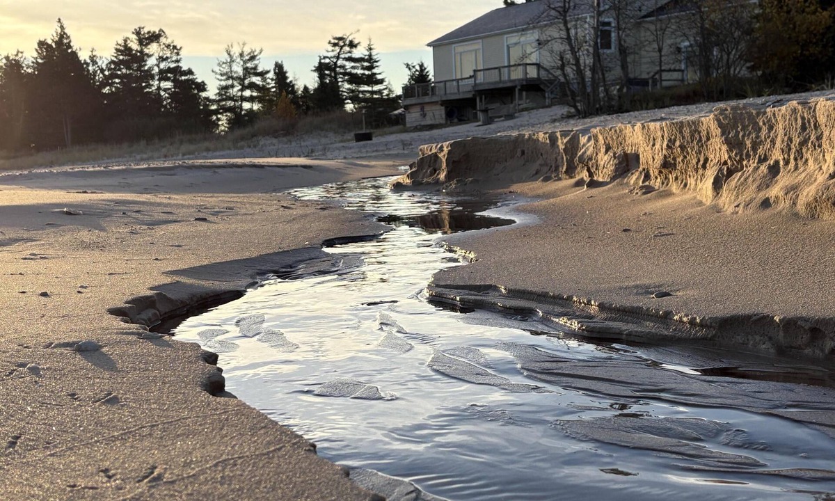 Millersburg House | Sandy Bottom: Summer Beachfront Bliss | Swim, Kayak, Relax