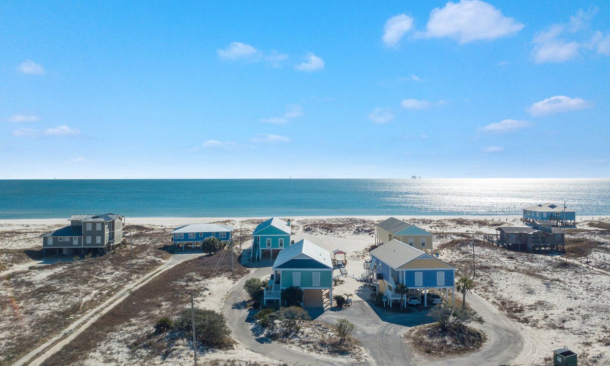 Fort Morgan House | Sandy Bottoms! Beach Front! 180+ Rave Reviews! 10% Discount!
