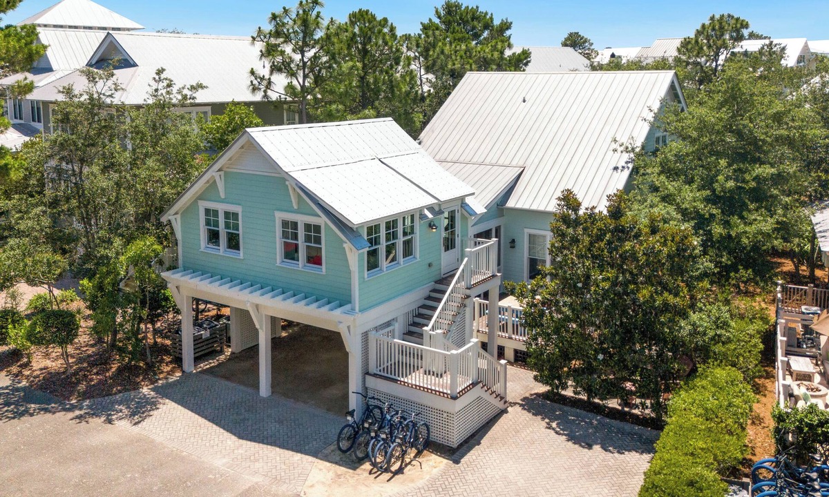 Watercolor House | Sandy Oar - Camp WaterColor Home + Carriage House, Fire Pit, 5 Bikes