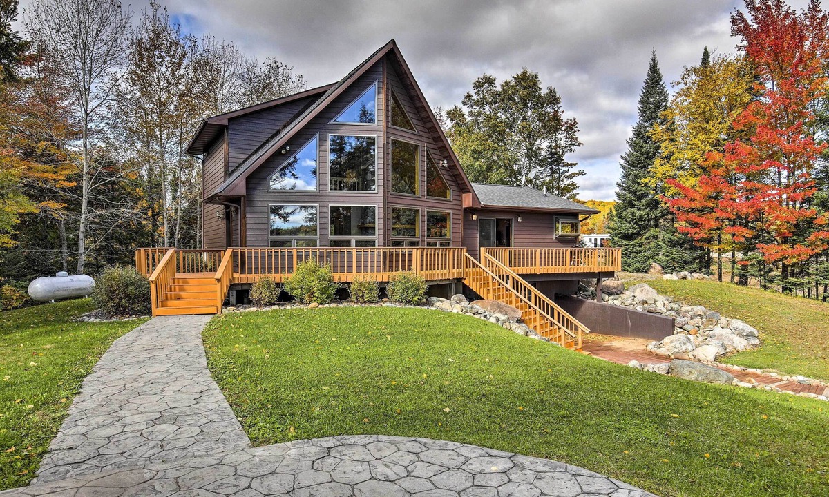 Stambaugh House | Secluded Lakehouse w/Private Dock + Serene Views!