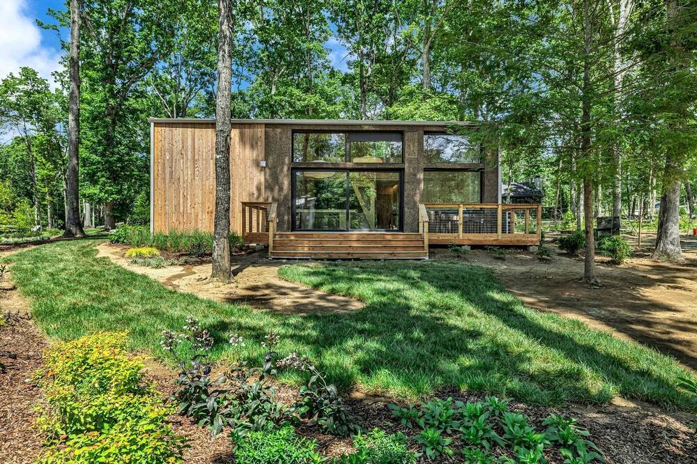 Tracy City Cabin | Serene Modern Tiny Home with Fiery Gizzard Reservoir Views Near Tracy City | Tennessee