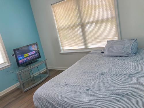 Pittsburgh House | Shared House Blue room