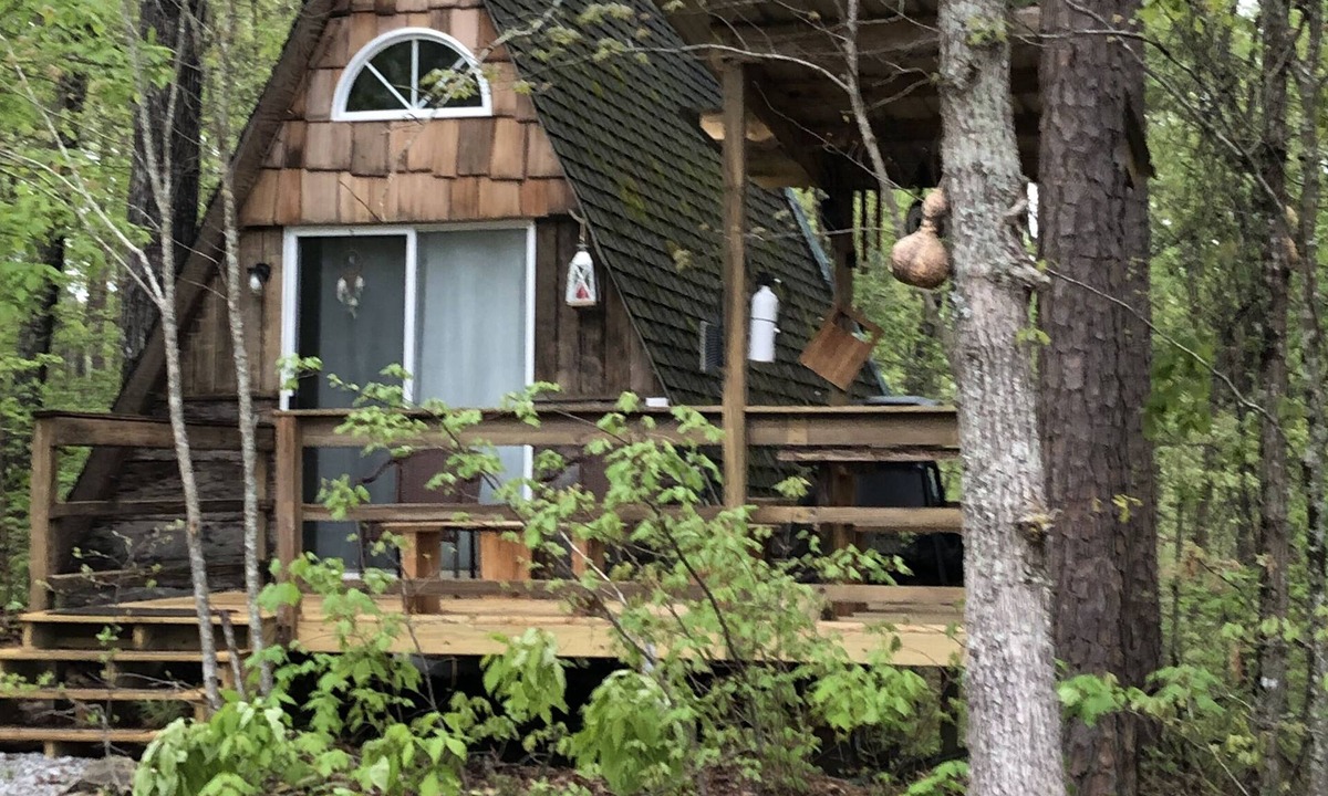 Muscadine Cabin | SHEKHINA A tiny house in the woods. 40 acres. Total privacy. Weekend retreat.