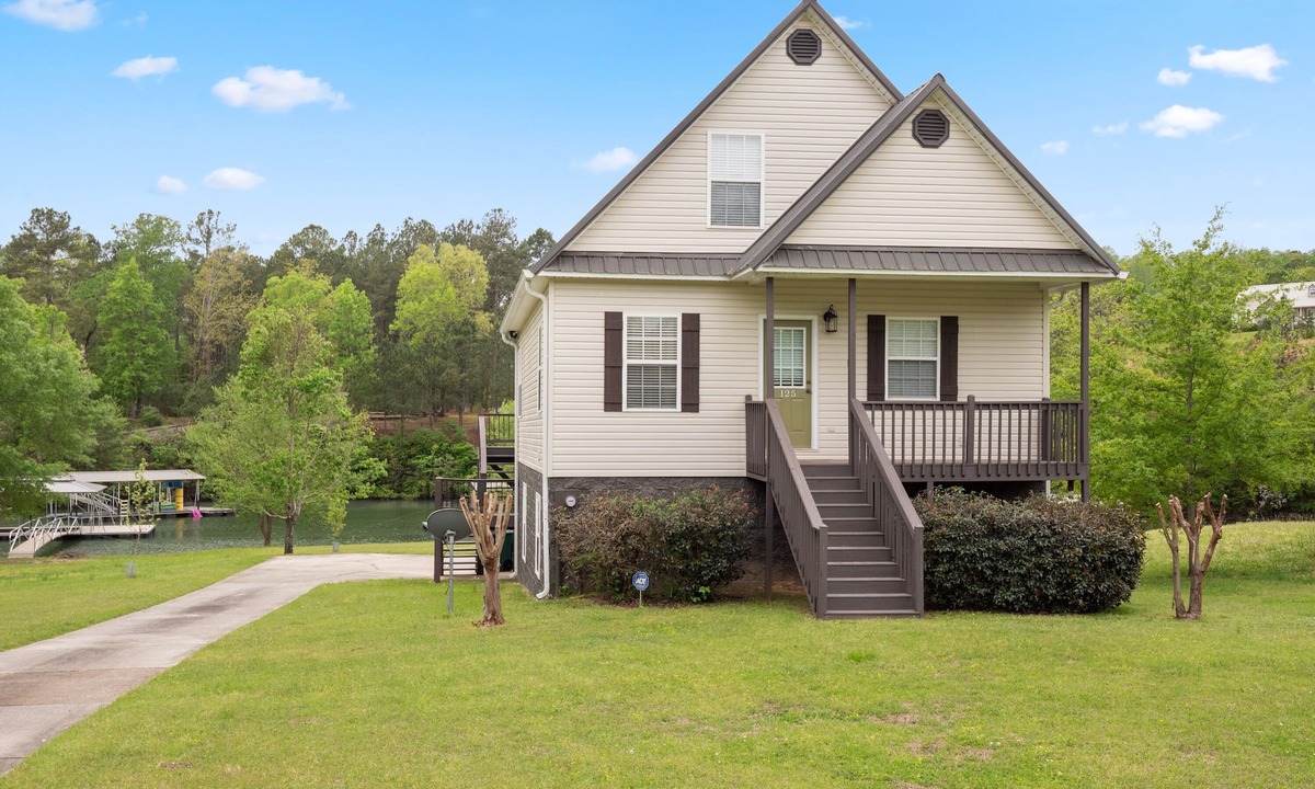 Houston House | Simply Sipsey - Gorgeous flat lot with zero steps to the dock!
