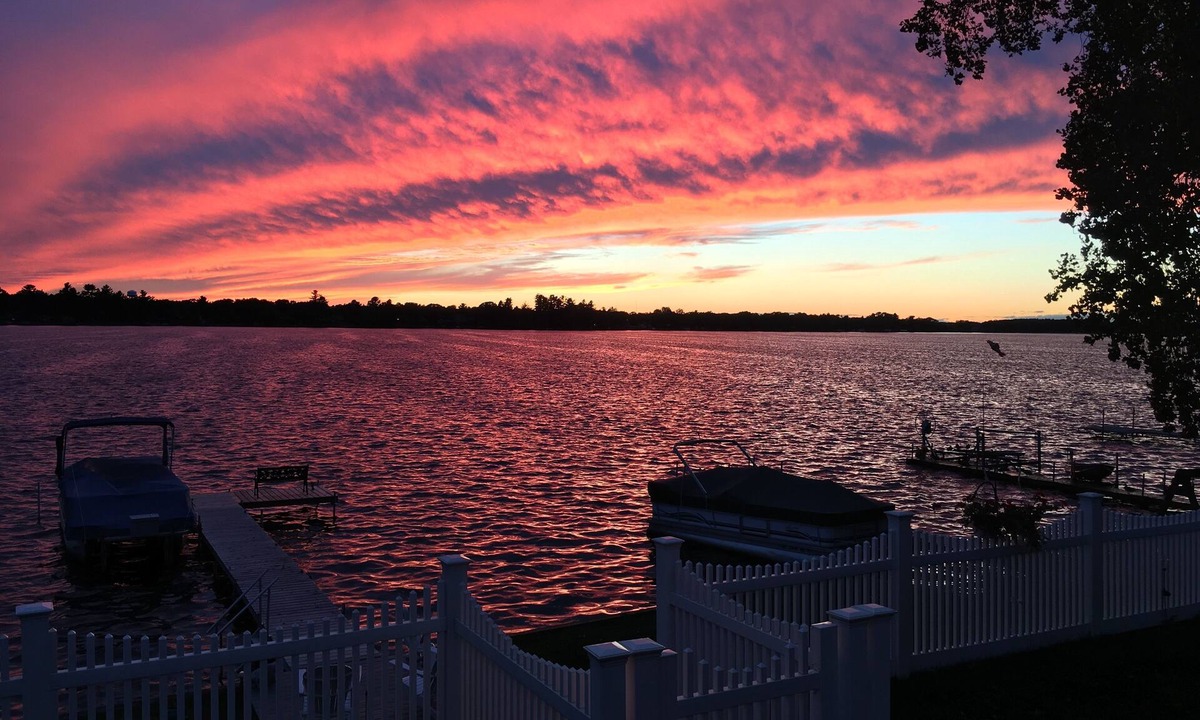 Oscoda House | Socrates Place Resort on Lake Van Etten in Oscoda, Michigan