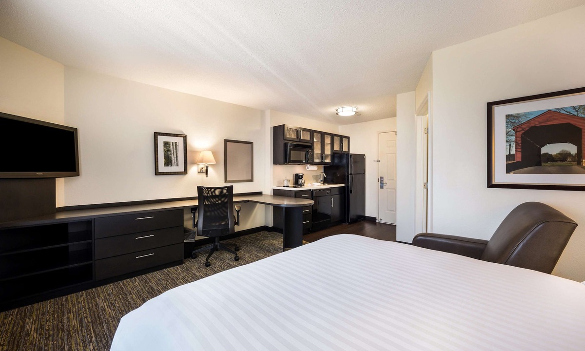 Gwinnett Place Hotel | Sonesta Simply Suites Atlanta Gwinnett Place