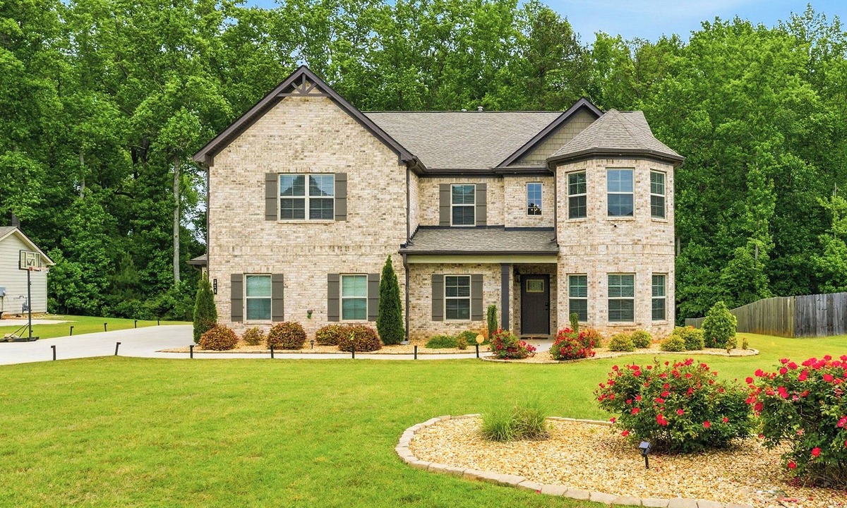 Hampton House | Spacious 5-bedroom house with a king size sofa bed on the 2nd Floor Loft area.