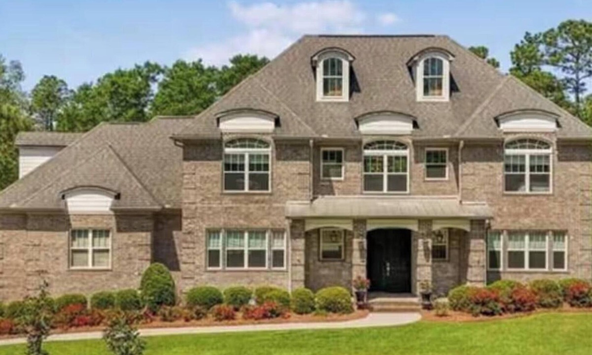 Spanish Fort House | Spacious 5bedroom house in Spanish Fort. The back Yard is your on private Oasis.