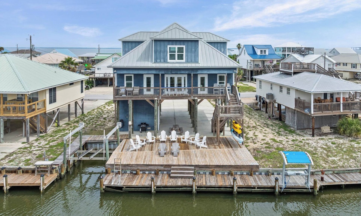 Silver Cay House | Spacious canal-front home, walk to Gulf beaches, sleeps 16