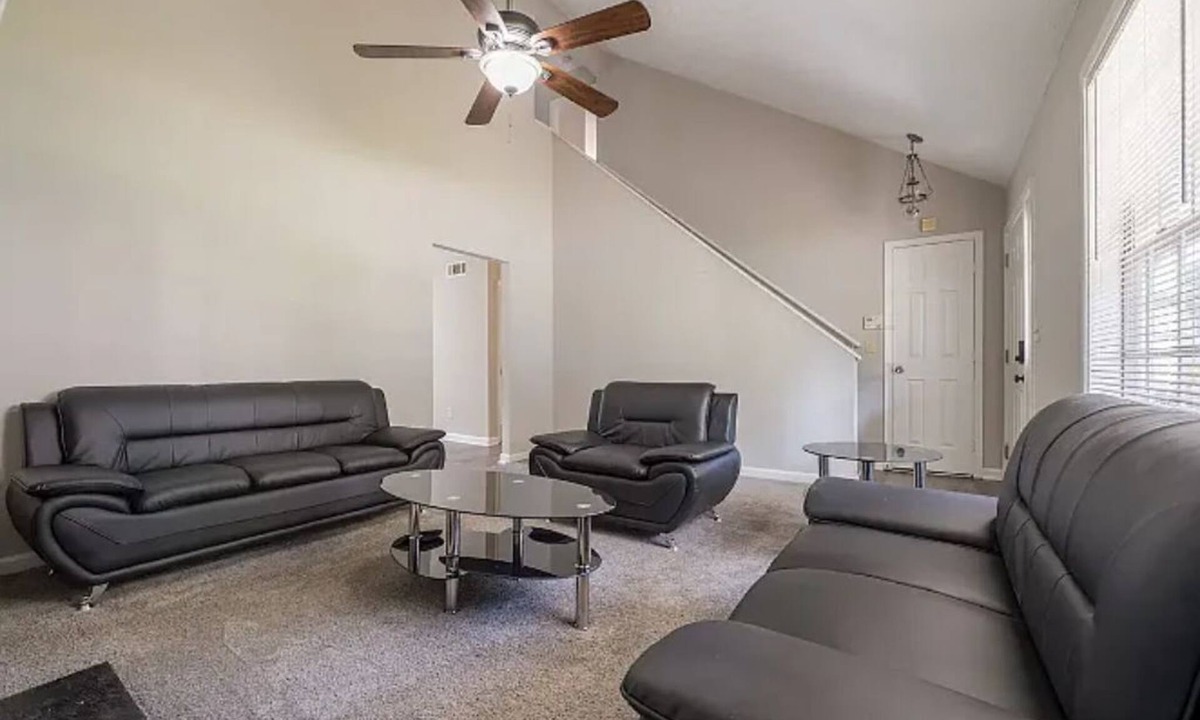 Gresham Park House | Spacious Gresham Park Home offering 2 Bedrooms, 2 Full Bathrooms!