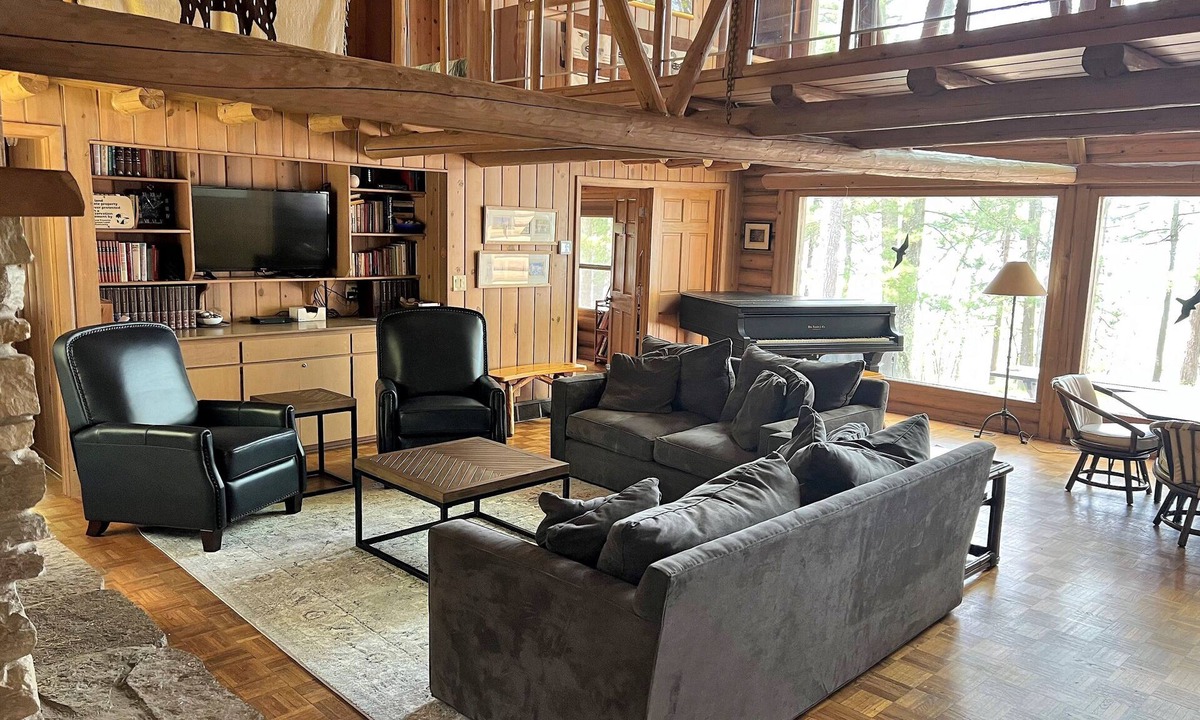 Interlochen House | Spacious log home on Green Lake. Waterfront. Dog ok.
