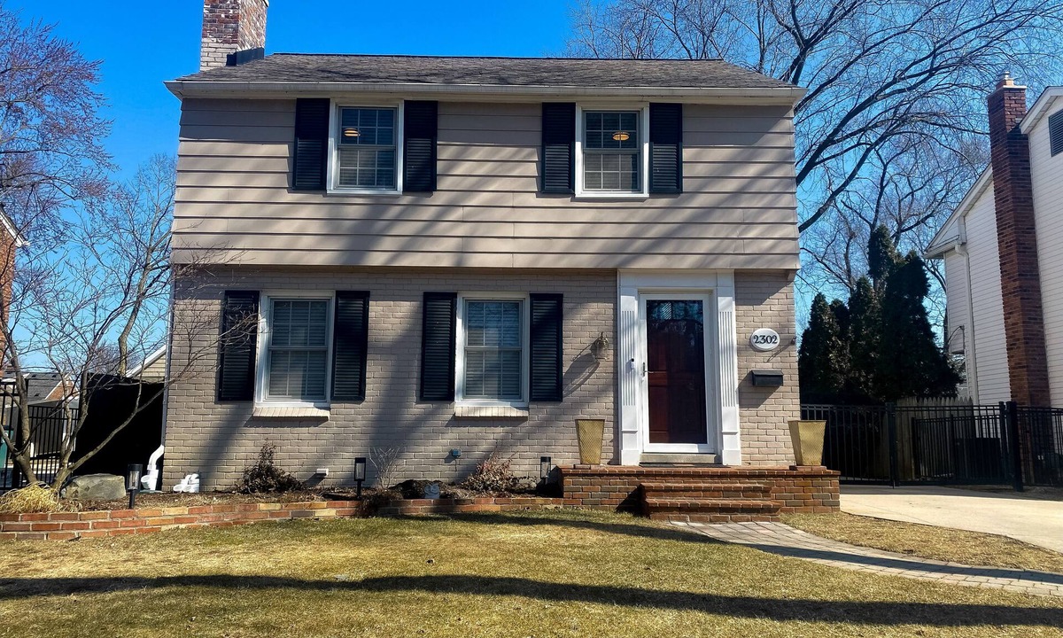 Royal Oak House | Spacious Luxury Home near Beaumont in Royal Oak*ALLERGY FRIENDLY