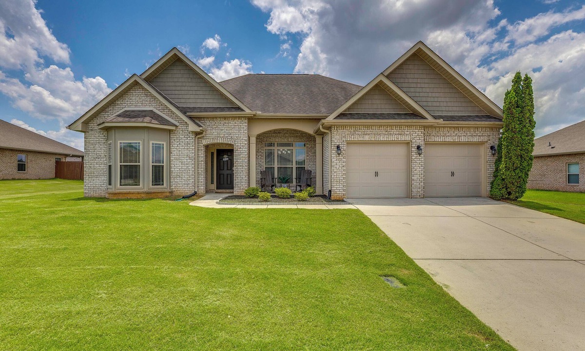 Meridianville House | Spacious Meridianville Family Home w/Patio