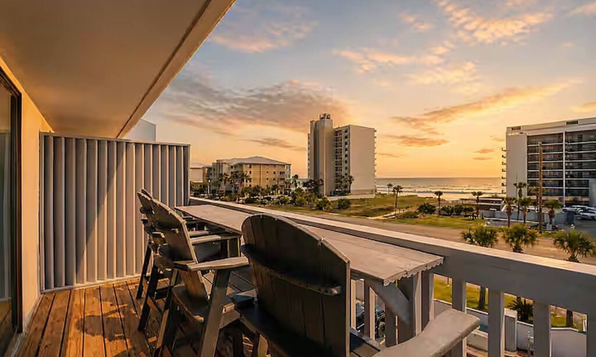 Orange Beach East Condo | Steps to Beach Family Ready Skip the packed high-rises! Gulf View 2BR-2BA
