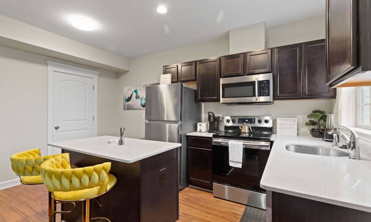 Detroit Apartment | Stylish and Comfortable 1-BR in the Heart of Detroit