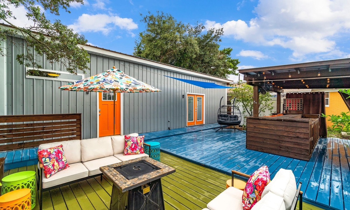 Kiska Beach House | Summer Discounted Rates l 5 Mins Beach & 30A l Outdoor TV
