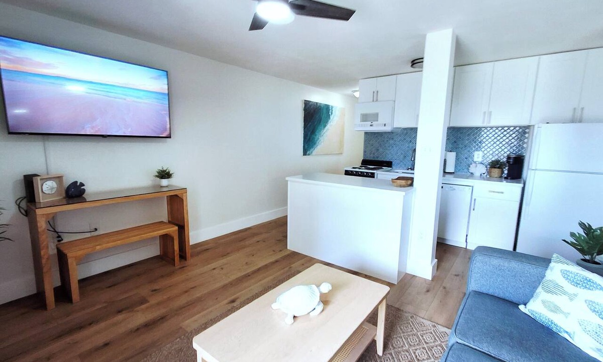 Thomas Drive Condo | Sun Harbor Sails - Sleeps 4 - 1 Bedroom Condo Ground Floor Unit