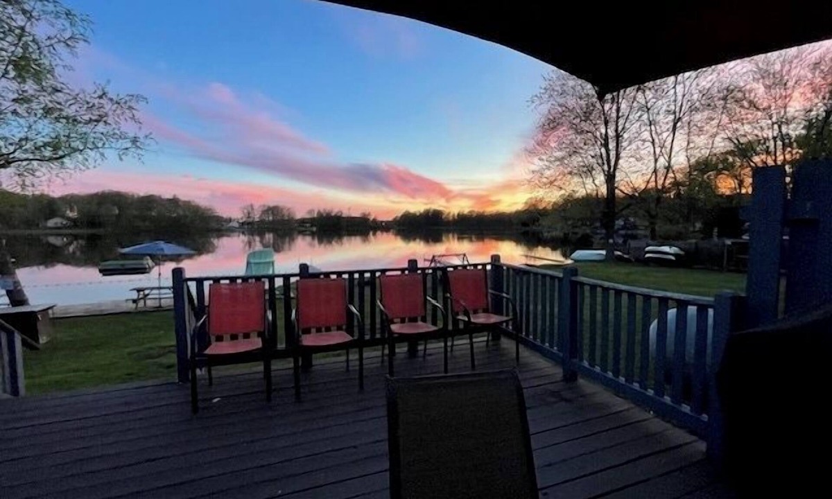 Clare Cottage | Sunset Shores #3-Up North: Classic Summer Fun: Swimming, Fishing, Bonfires