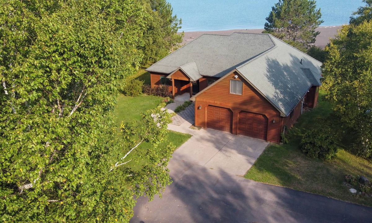 Atlantic Mine House | Superior Retreat: A Summer Escape Like No Other – Waterfront Bliss Awaits