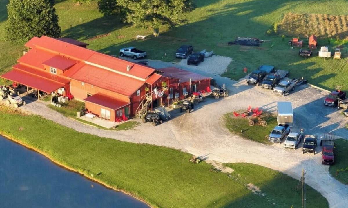 Ashley Oaks House | The Big Red Barn Unit # 7-Direct Access-150 yards to G-23