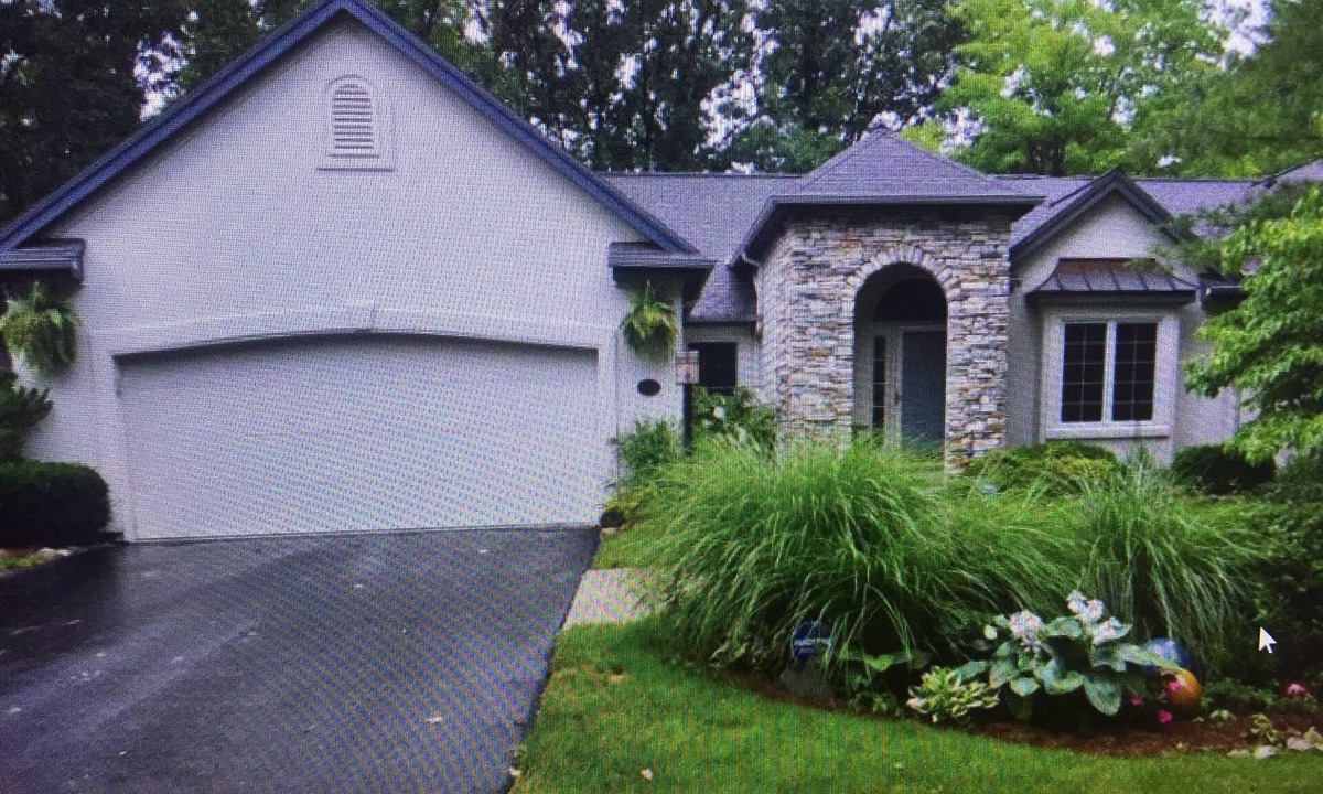 Toledo Condo | The Bluffs Executive Villa~Fireplace~Jacuzzi~3 Bedroom~No Cleaning Fees! Garage!