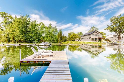 Syracuse House | The Boat House w/Dock: Enjoy Lake Life!