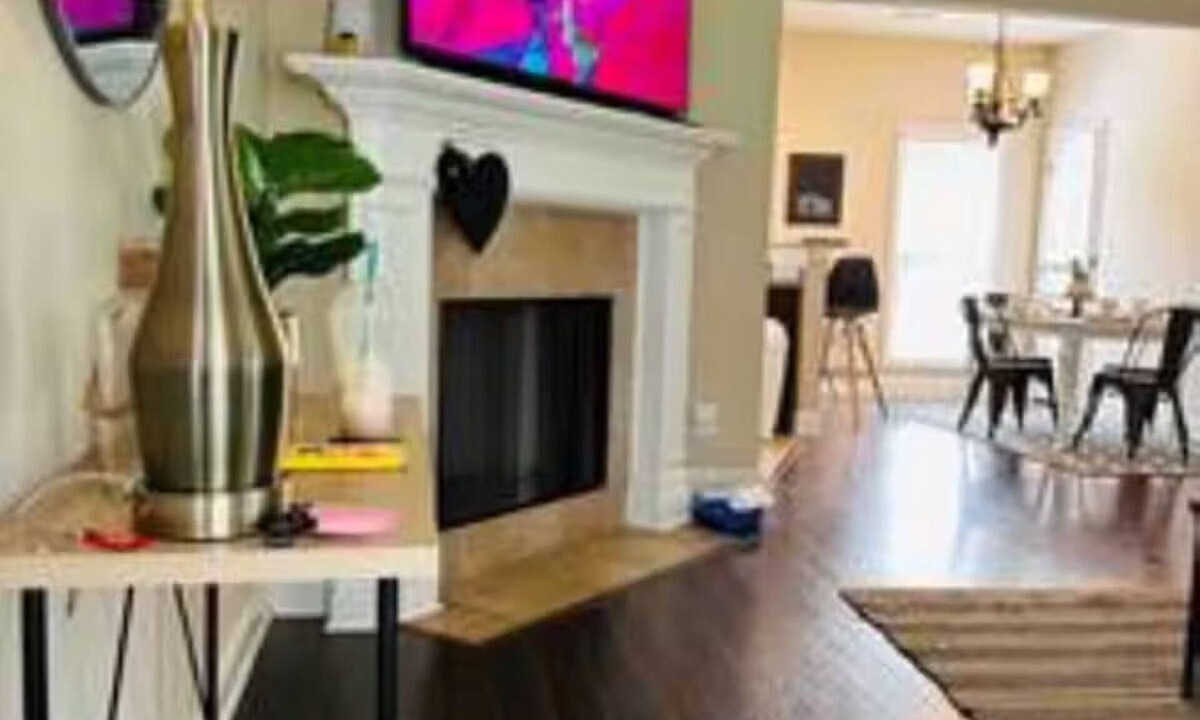 Gunter Afs House | The Executive Cozy Corner
