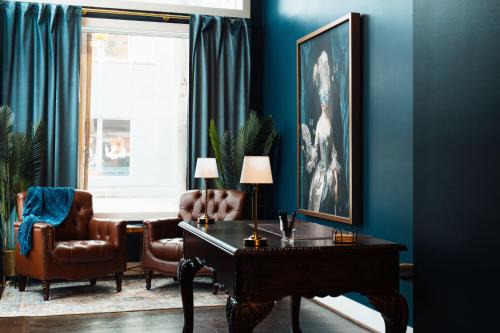Five Points South Hotel | The Painted Lady