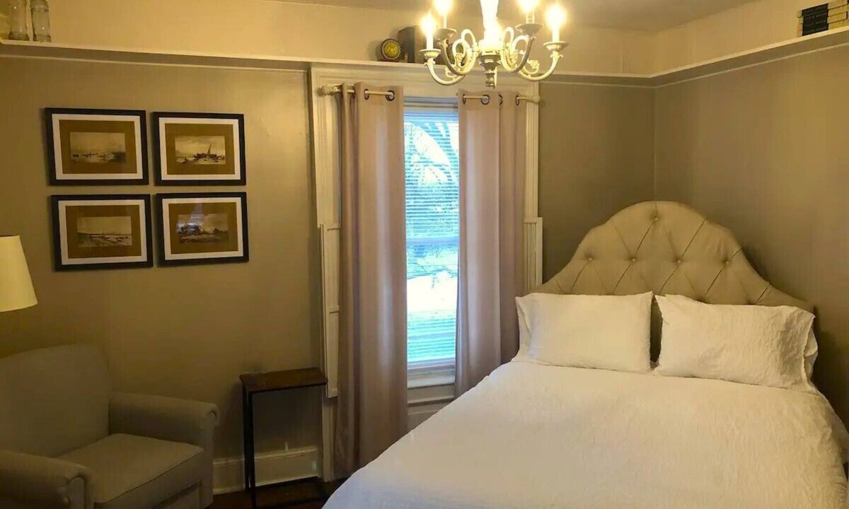 Azalia Bed & Breakfast | The Vine Bed & Breakfast LLC